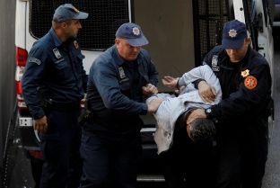 Shtetasit serbë, të arrestuar në Mal të Zi, në mbajtje 72 orë