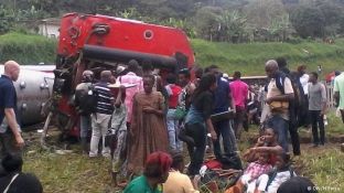 Së paku 53 të vdekur dhe 300 të lënduar në aksident me tren në Kamerun