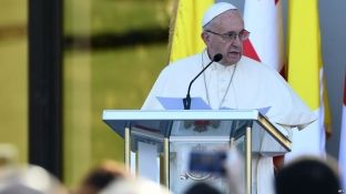 Papa thotë se është thellë i pikëlluar nga luftimet në Mosul