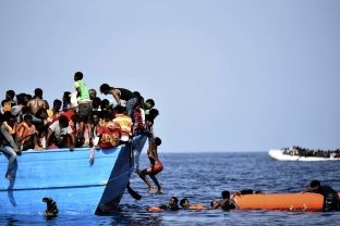 MSF: 25 migrantë gjenden të vdekur në një anije