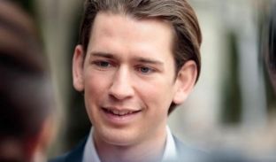 Turqit kërcënojnë me vdekje ministrin e Jashtëm austriak