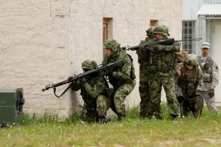 Serbia, pas SHBA-ve, vendi më i armatosur në botë