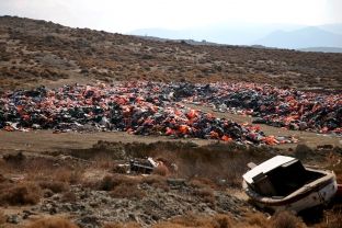 Sivjet në Mesdhe u mbytën rreth katër mijë refugjatë