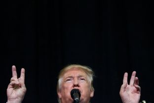 Zyrtari Dhomës së Përfaqësuesve  uron Trumpin