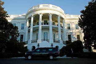 Obama e fton Trumpin në Shtëpinë e Bardhë