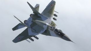 Rusia i dërgon Serbisë 6 avionë lufte  