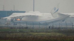 Në Leipzig digjet aeroplani më i madh në botë