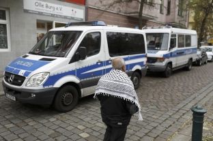 Policia gjermane bastis xhami e banesa – ndalohet grupi islamik