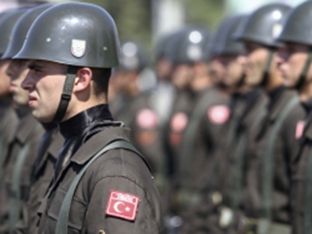 Ushtarët turq të NATO-s aplikojnë për azil në Gjermani