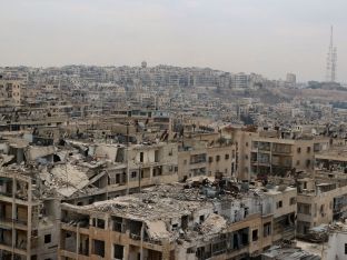 27 civilë të vrarë nga bombardimet në Aleppo