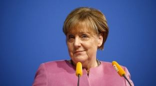 Angela Merkel zyrtarisht do të kandidojë për mandat të katërt