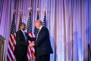 Trump synon të emërojë një ish-rival ministër të Strehimit