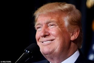 Trump fillon mitingjet falënderues