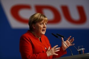  Merkel bën thirrje për ndalimin e burkas në Gjermani