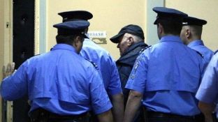 Tribunali i Hagës kërkon burgim të përjetshëm për Mlladiqin