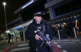 Gjashtë të arrestuar në Britani në aksionin anti-terror