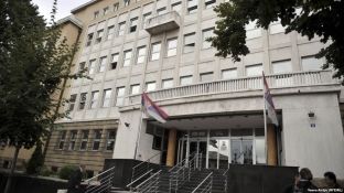 Gjyqi për Srebrenicën në Beograd – avokatët shtyjnë seancën