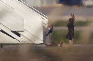 Rrëmbyesit e aeroplanit libian kishin armë e granata të rreme