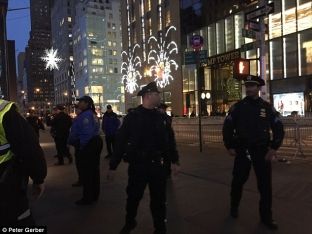 Evakuohet ndërtesa Trump Tower, ku qëndron presidenti Donald me familje [video]