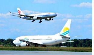  Aeroplani aterron dhunshëm për shkak të alarmit për bombë