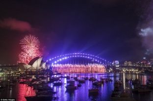 Viti 2017 mbërrin në Australi dhe Zelandën e Re [video/foto]