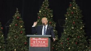 Trump sulmon “armiqtë” në urimin për Vitin e Ri