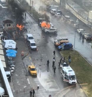 Së paku 3 të plagosur pas një eksplodimi afër gjykatës në Turqi