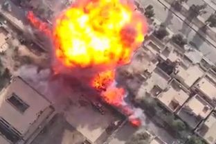 Video tmerruese nga droni shfaq efektet shkatërruese të veturave bombë të ISIS në Mosul 