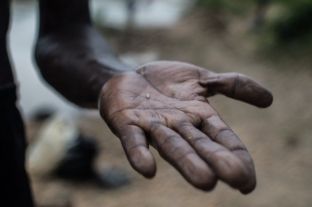 Kërkimi për “diamante të përgjakura” në Sierra Leone [foto]
