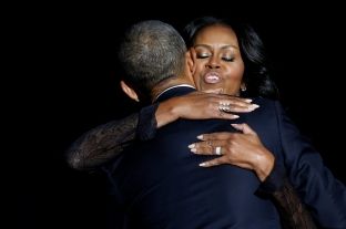 Obama falënderon Michellen përzemërsisht [video]