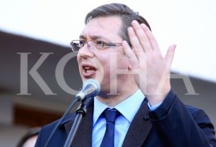 Ndërprerje dhe rrahje në tubimin e partisë së Vuçiqit