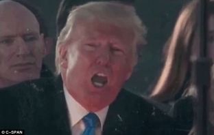 Trump këndon në koncertin e para inaugurimit të tij [video]