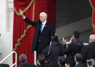 Betohet zëvendëspresidenti Mike Pence