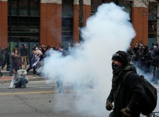  Për protesta kundër Trumpit 95 të arrestuar