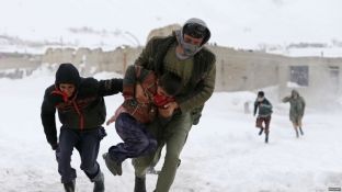 27 fëmijë të vdekur nga acari në Afganistan