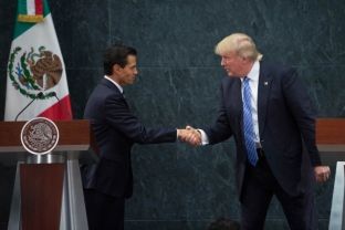 Presidenti meksikan anulon takimin me Trumpin