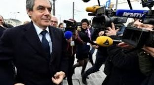 Gruaja e kandidatit të së djathtës për president të Francës rrinte në shtëpi e merrte rrogë