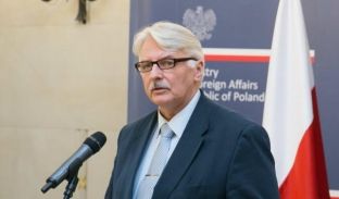 Polonia mbështet Trumpin për ndalimin e refugjatëve