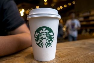 Sturbucks planifikon punësimin e 10 mijë refugjatëve
