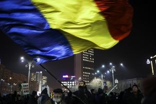 Protestuesit detyrojnë qeverinë rumune të tërhiqet nga dekreti për korrupsionin