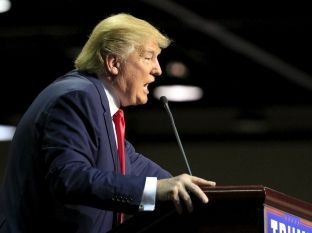 Departamenti i Drejtësisë mbron Trumpin për ndalimin e hyrjes së myslimanëve në SHBA