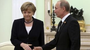 Merkel e Putin bisedojnë për dhunën në lindje të Ukrainës