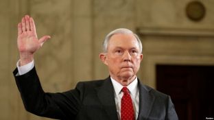 Sessions konfirmohet në postin e prokurorit të përgjithshëm të SHBA-së