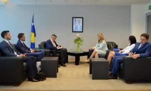 Ministrja Hoxha e përkushtuar për të përkrahur Odën e Avokatëve