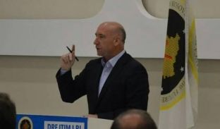 Ali Berisha i AAK-së: Sot është dita e shansit