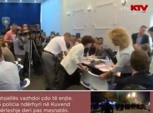 Vetëvendosje bojkoton fjalimin e Thaçit