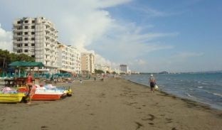 Kontrollohet cilësia e ujit në plazhet e Shqipërisë