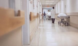 Shoqata e pacientëve dënon ndërprerjen e operacione elektive në spitale publike