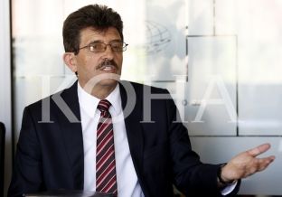 Meha i quajti mashtrues ekspertët