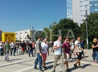 Nis grumbullimi i protestuesve para Kuvendit